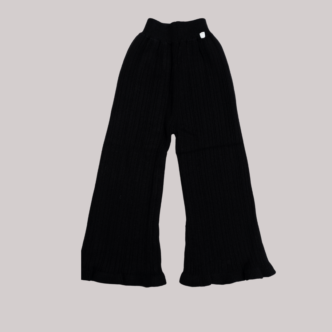 Girls Winter Knit Black & White Pajama Set – Soft & Warmy